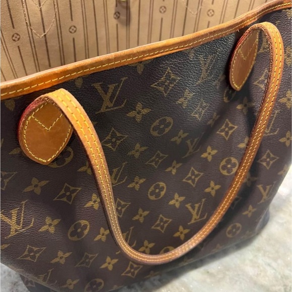 Louis Vuitton Neverfull mm - Picture 4 of 8